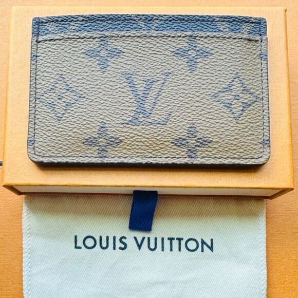 Louis Vuitton Reverse Monogram Cardholder - Picture 1 of 8